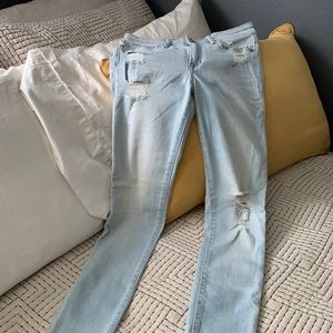 Abercrombie & Fitch Ripped Skinny Jeans